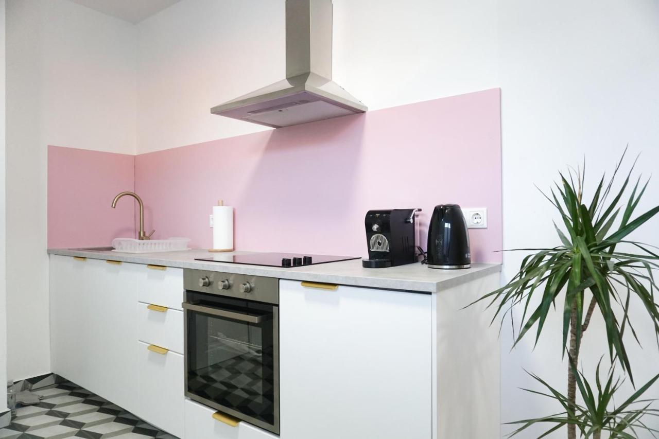 Apartment Vibrant Design - Full Kitchen - Wi-fi - 18 Mins To Centre Vienna